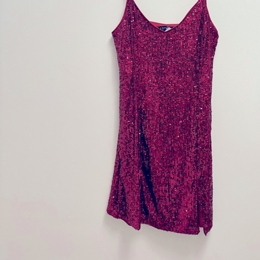 1. STATE NWT Sleeveless V-Neck Sequin Mini Slip Dress SZ 4 burgundy - Picture 6 of 11